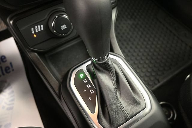 Used 2023 Jeep Renegade Latitude w/ Premium Group AWD/4WD image 35