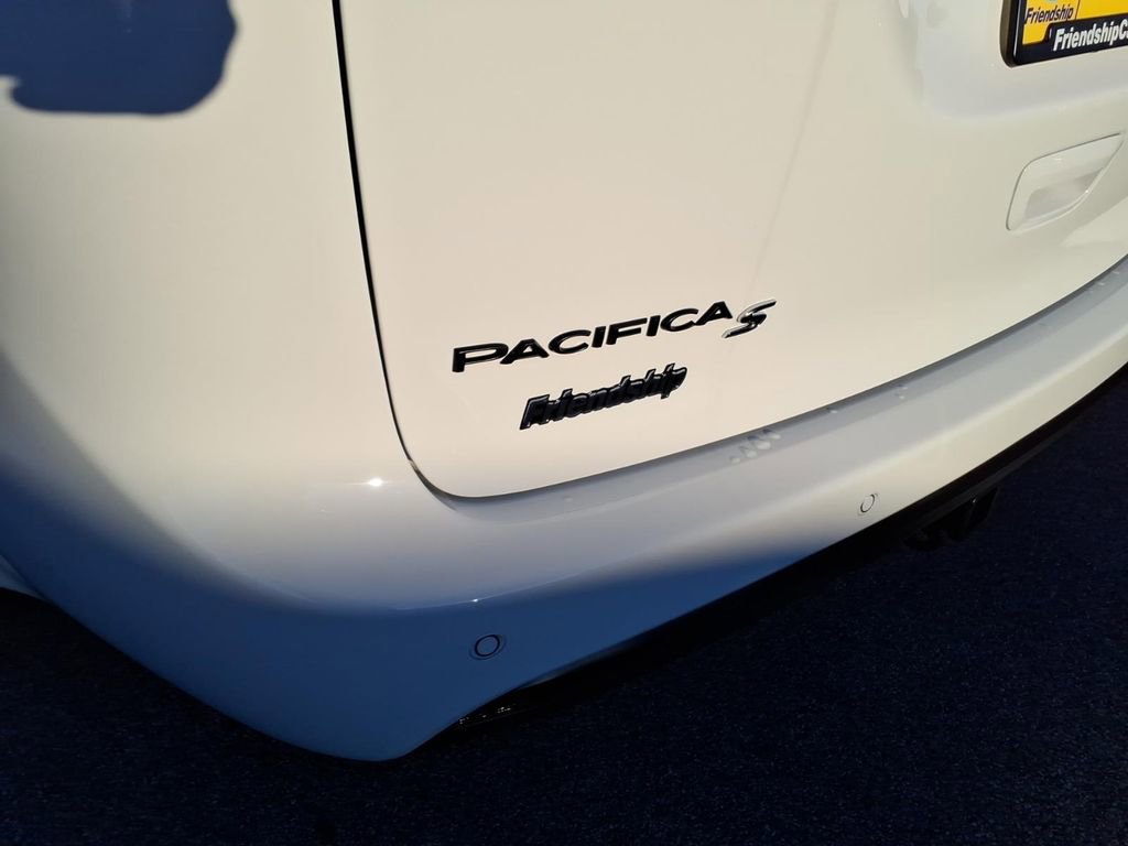 New 2026 Chrysler Pacifica Limited w/ S Appearance Package AWD/4WD image 8
