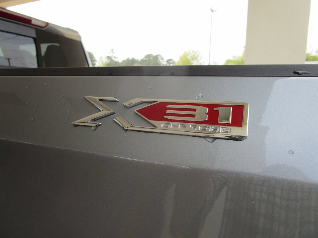 Used 2026 GMC Sierra 1500 SLE AWD/4WD image 15