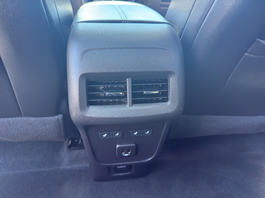 Used 2024 Chevrolet Equinox Premier AWD/4WD image 32