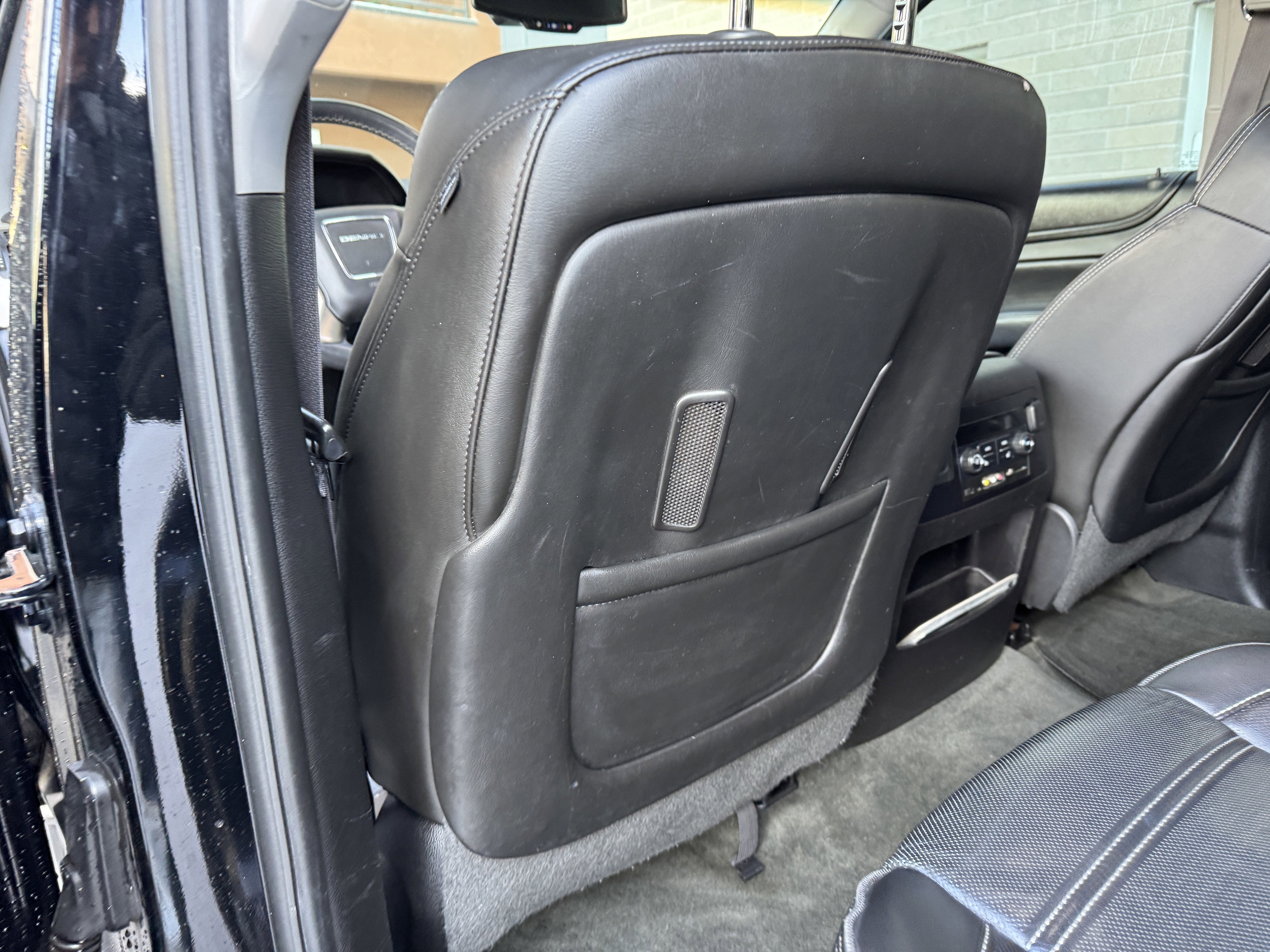 Used 2015 GMC Yukon Denali w/ Touring Package AWD/4WD image 41