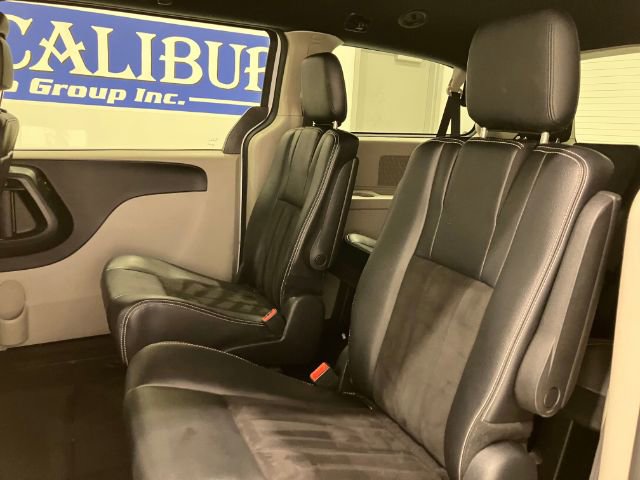 Used 2019 Dodge Grand Caravan SXT FWD image 39