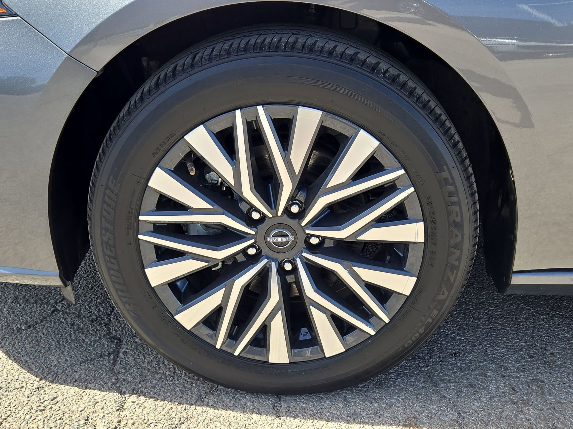 Used 2024 Nissan Altima 2.5 SV AWD/4WD image 11