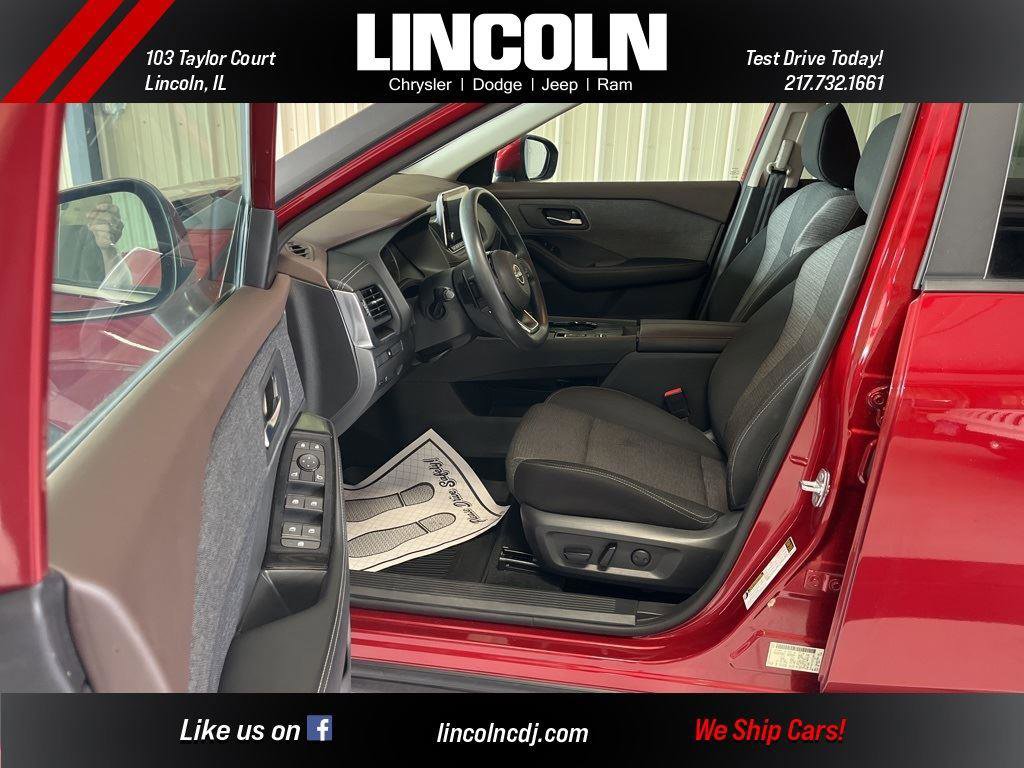 Used 2023 Nissan Rogue SV image 12