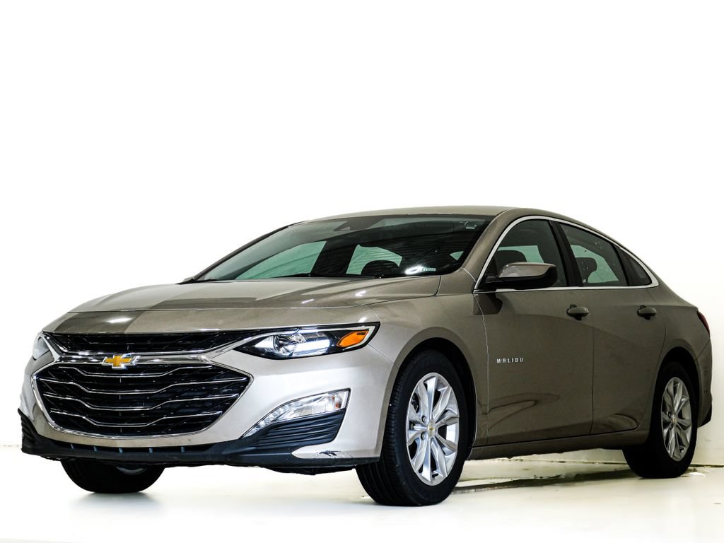 Used 2025 Chevrolet Malibu LT FWD image 3