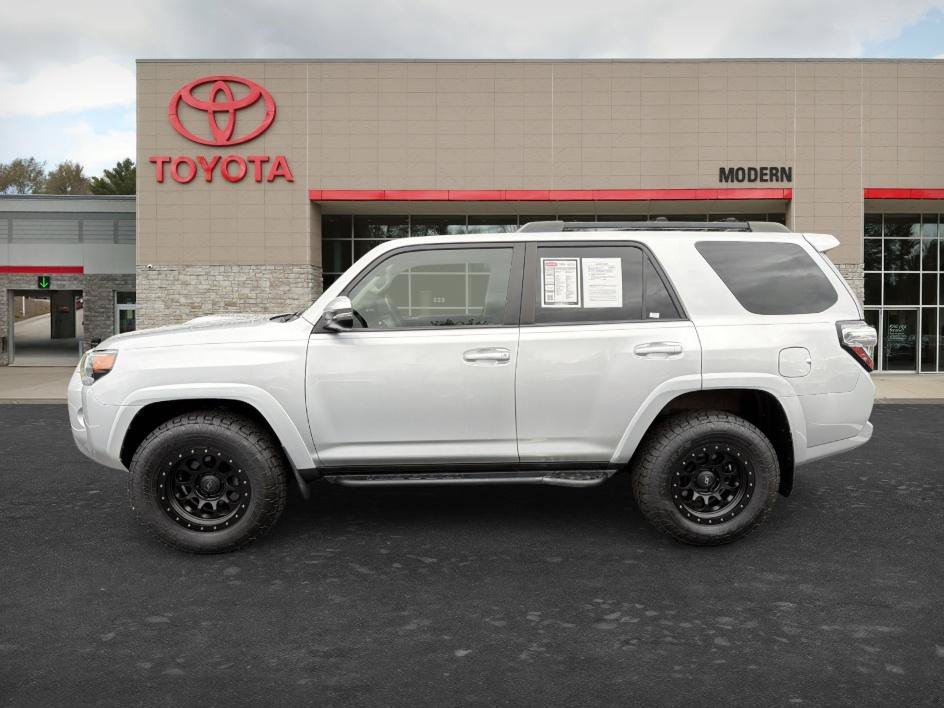 Used 2016 Toyota 4Runner Trail Premium AWD/4WD image 7