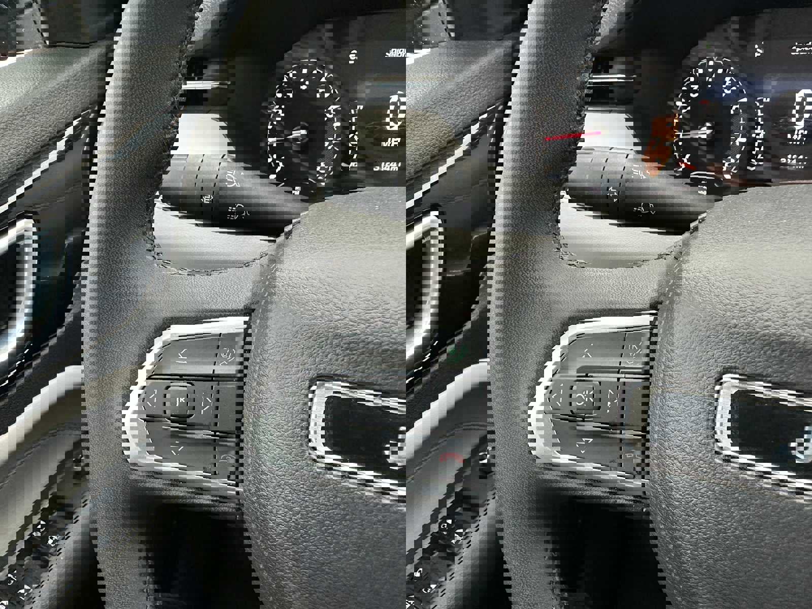 Used 2024 Jeep Compass Limited image 32