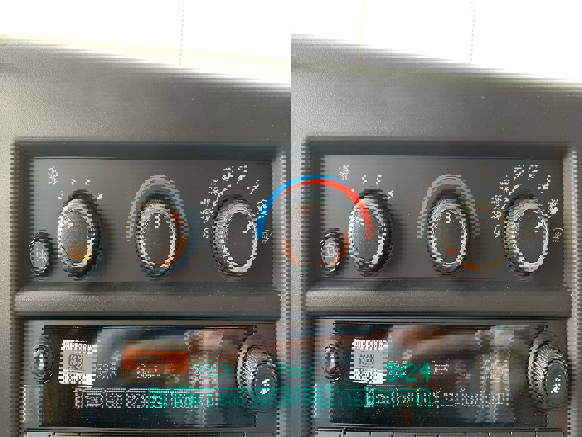 New 2025 GMC Savana 3500 w/ Power Convenience Package image 30