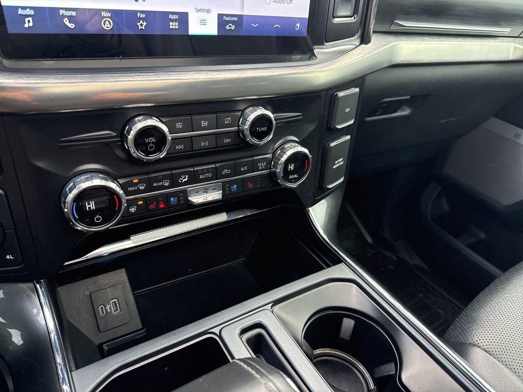 Used 2021 Ford F150 Lariat w/ Equipment Group 502A High image 19