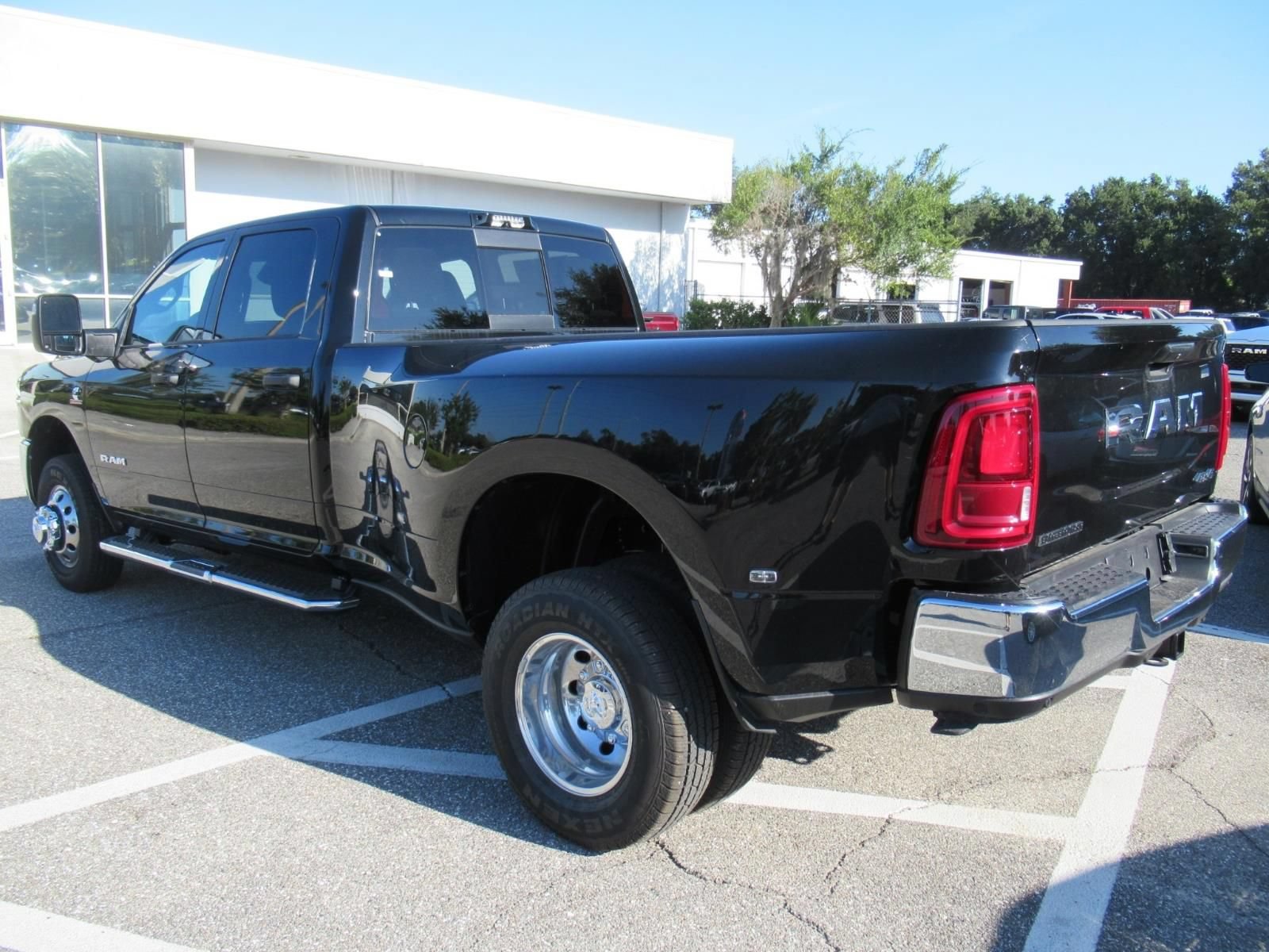 New 2026 RAM 3500 Big Horn AWD/4WD image 5