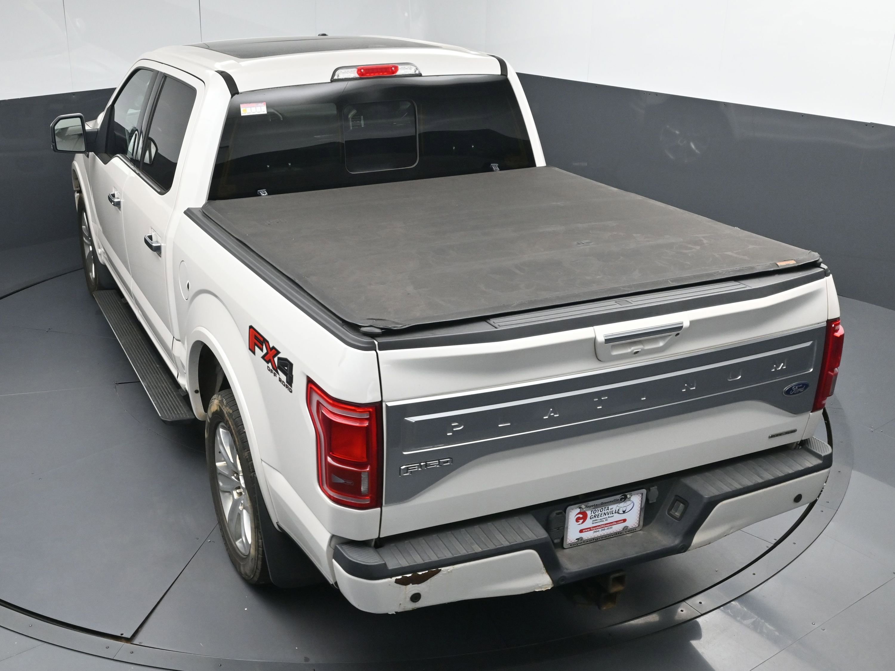 Used 2015 Ford F150 Platinum w/ Equipment Group 701A Luxury image 46