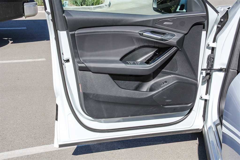 Used 2025 Audi Q6 e-tron Premium Plus w/ Premium Plus image 22