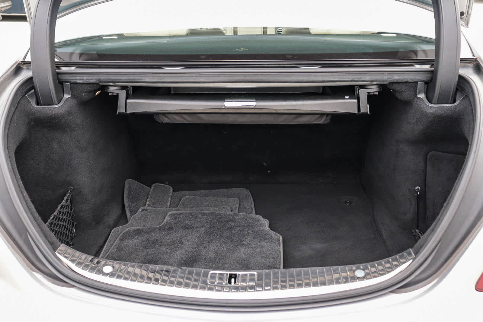 Used 2018 Mercedes-Benz S 560 Sedan image 36