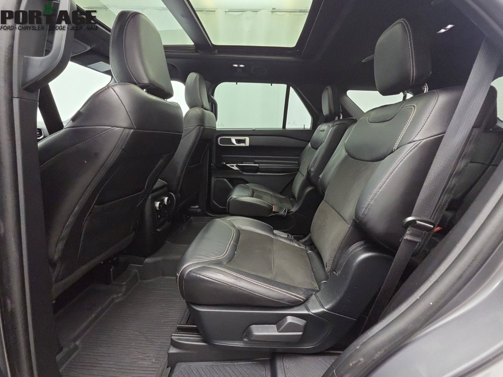 Used 2023 Ford Explorer ST AWD/4WD image 31