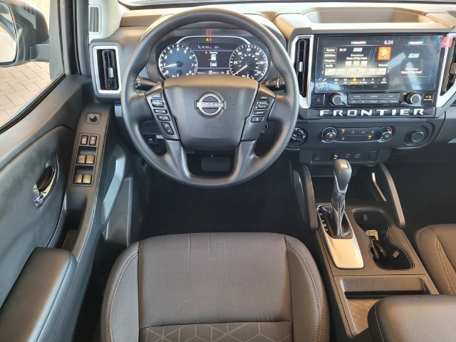 Used 2025 Nissan Frontier SV AWD/4WD image 19