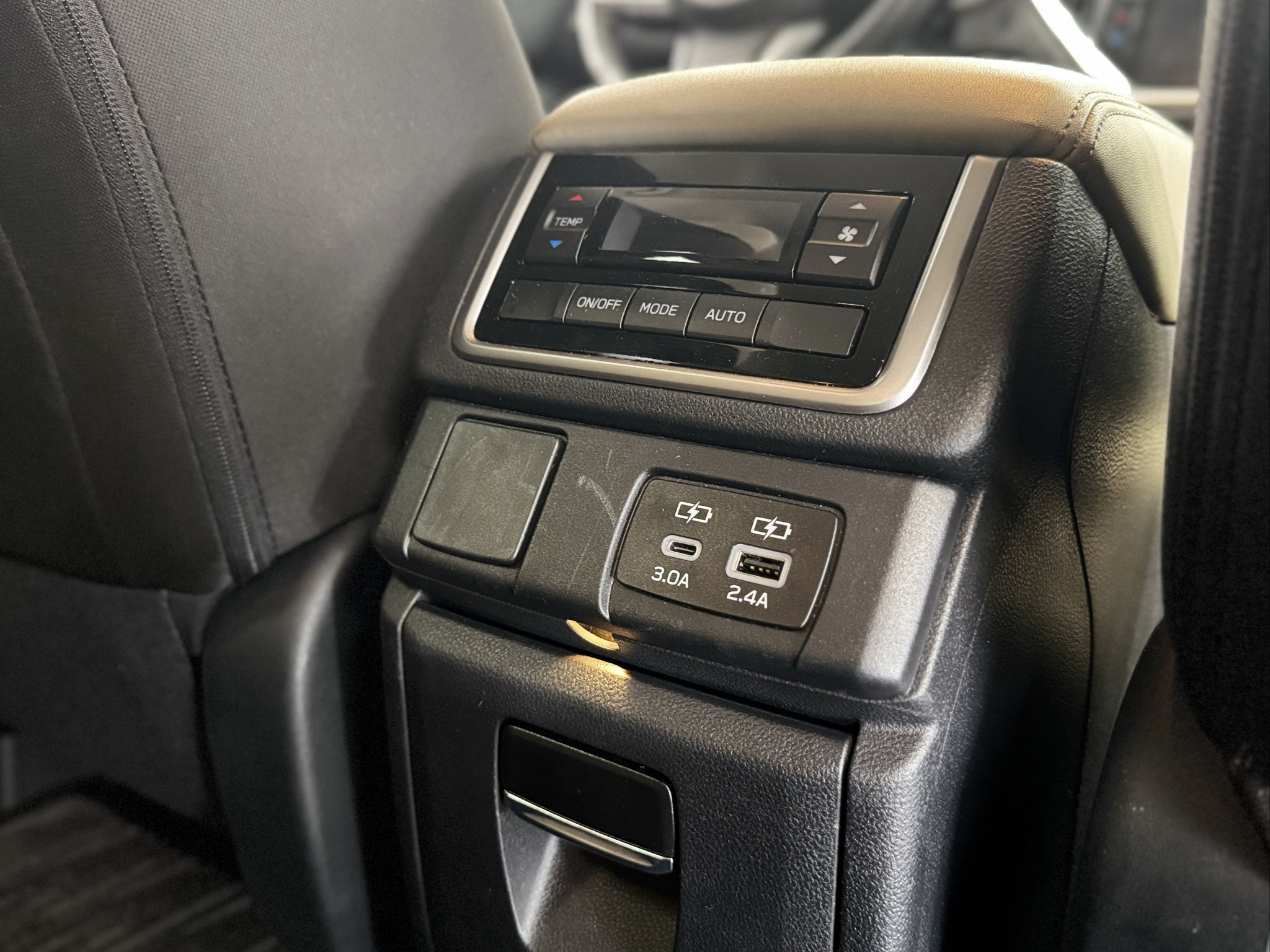 Used 2024 Subaru Ascent Premium w/ Convenience Package AWD/4WD image 28