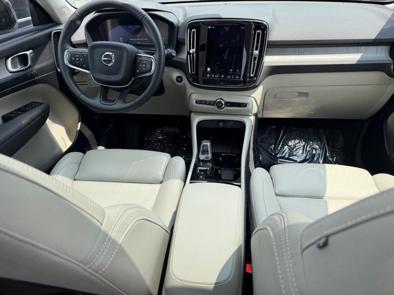 Certified 2026 Volvo XC40 B5 Plus AWD/4WD image 12