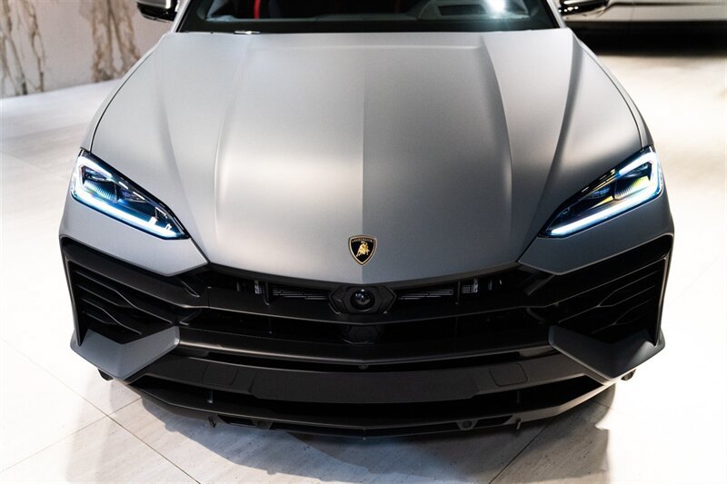 Used 2025 Lamborghini Urus SE AWD/4WD image 3