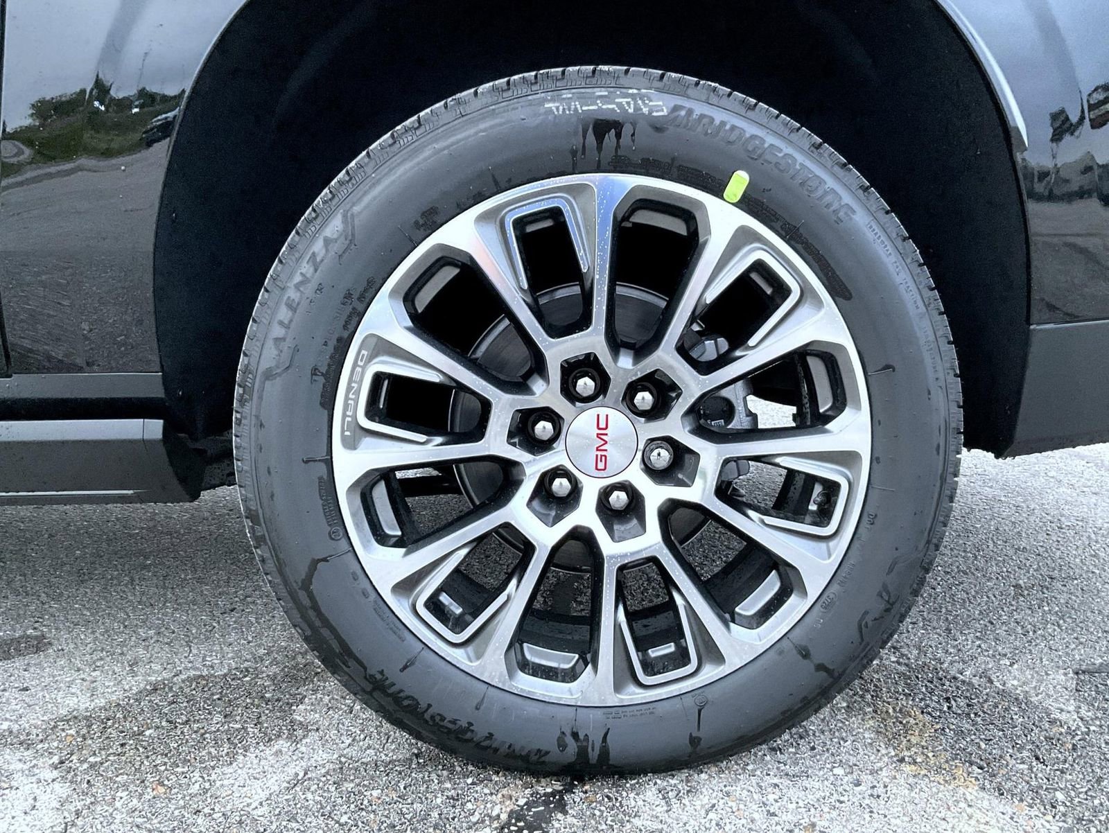 New 2026 GMC Yukon XL Denali w/ Denali Reserve Package image 25