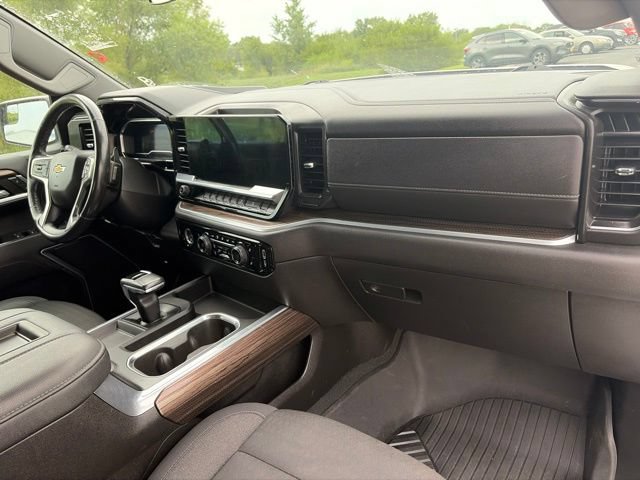 Used 2022 Chevrolet Silverado 1500 LT AWD/4WD image 11