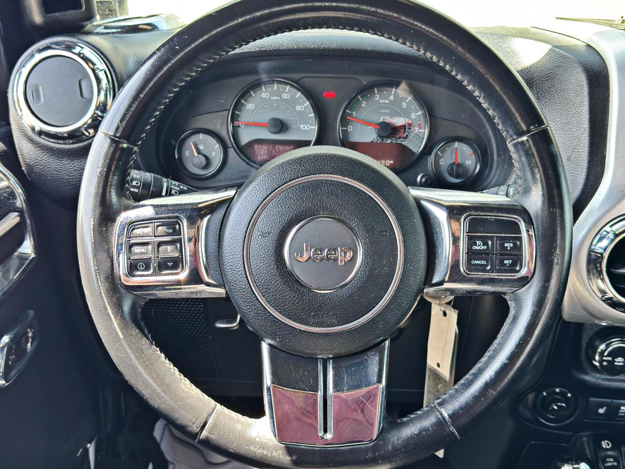 Used 2016 Jeep Wrangler Sahara AWD/4WD image 17