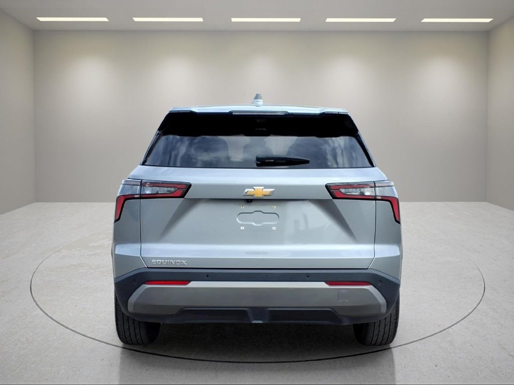 Used 2025 Chevrolet Equinox LT w/ Safety and Technology Package FWD image 5
