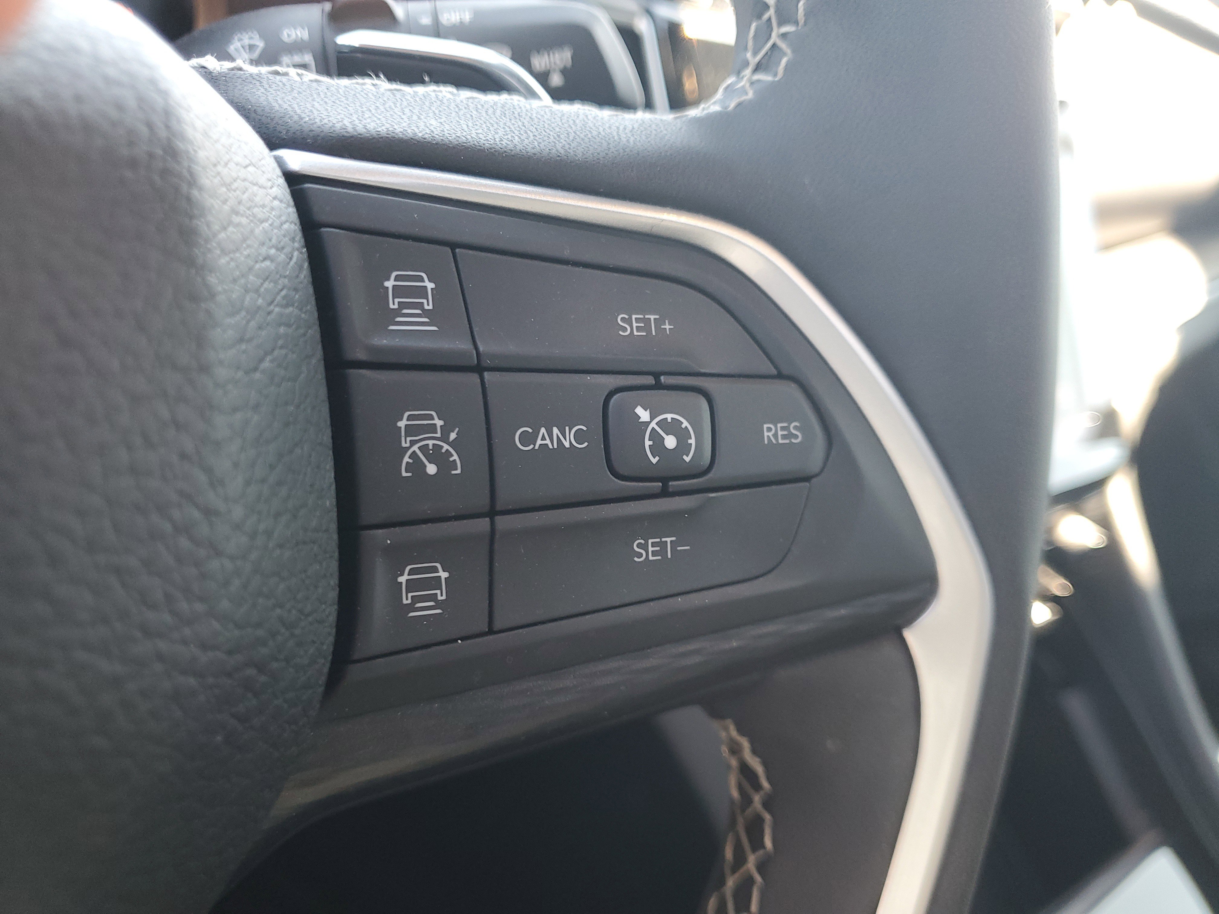 Used 2024 Jeep Grand Cherokee L Altitude image 21