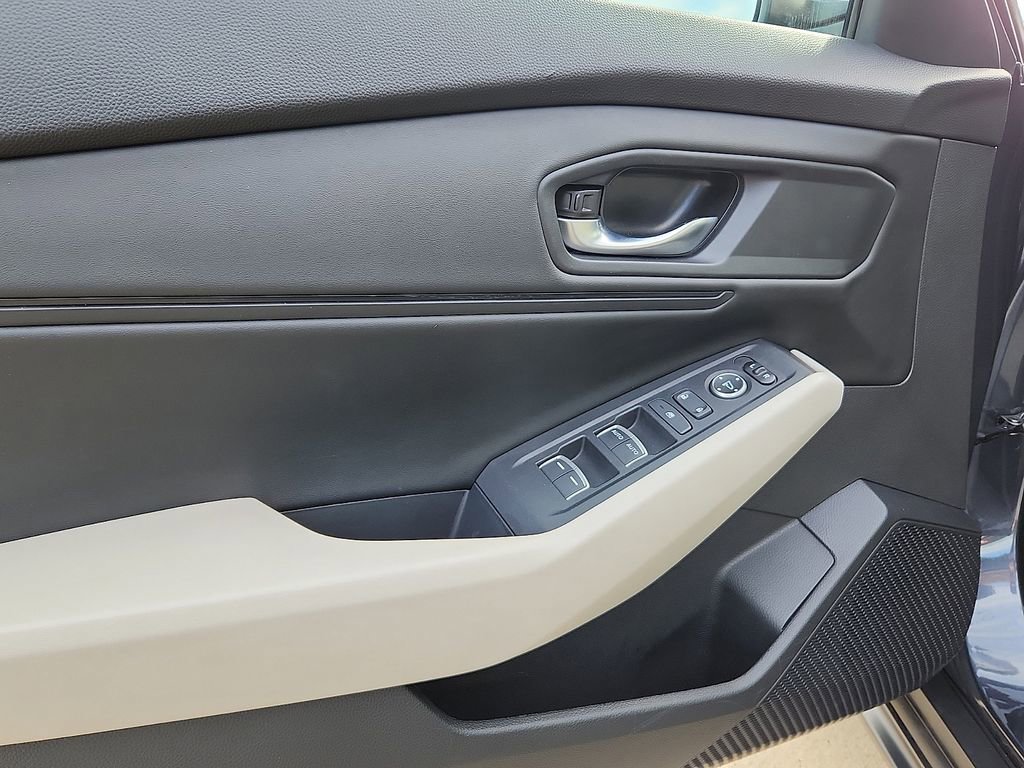 Used 2023 Honda Accord EX image 14