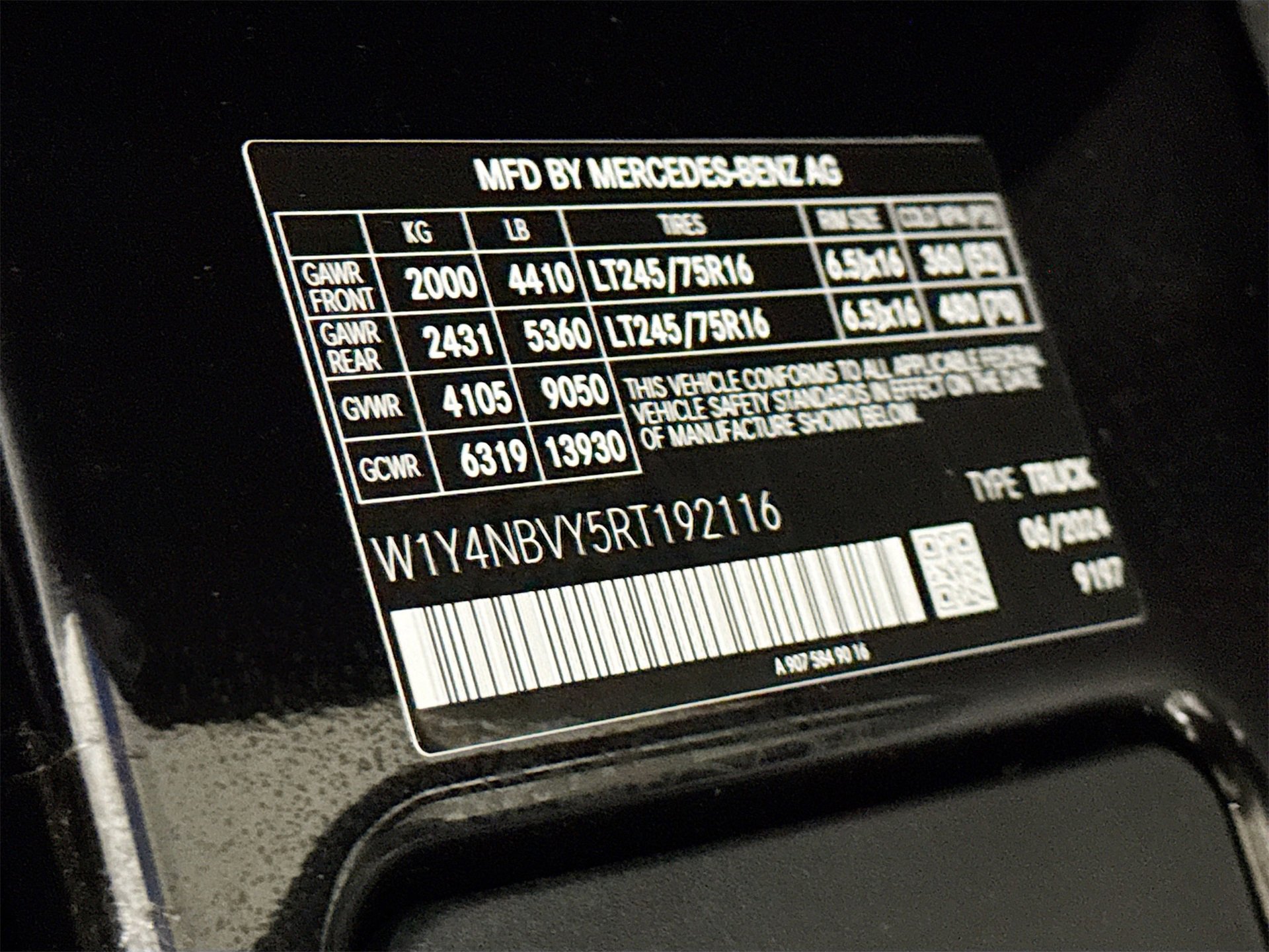 Used 2024 Mercedes-Benz Sprinter 2500 image 34