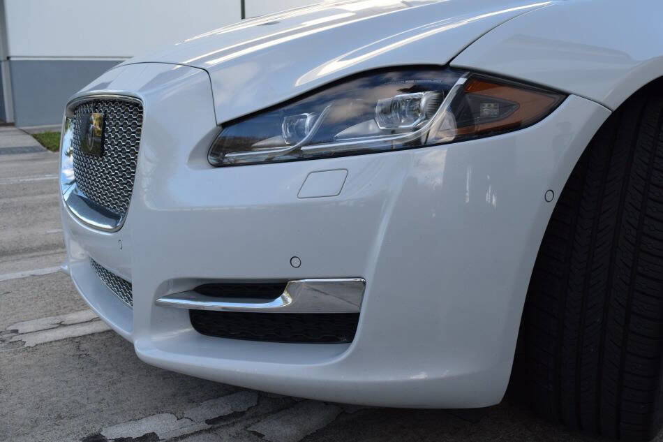 Used 2019 Jaguar XJ Collection image 14