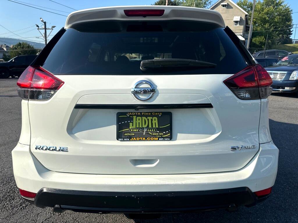 Used 2017 Nissan Rogue SV image 6