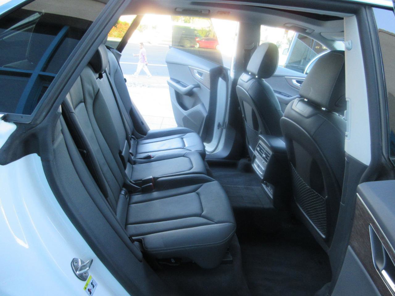 Used 2023 Audi Q8 Premium w/ Convenience Package image 34