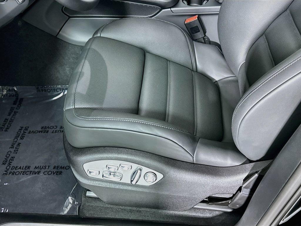 New 2026 Porsche Macan AWD/4WD image 22