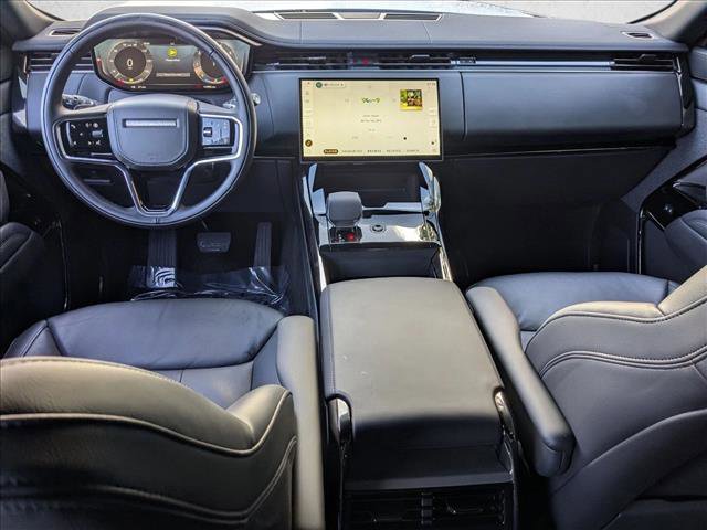 Used 2025 Land Rover Range Rover Sport image 18
