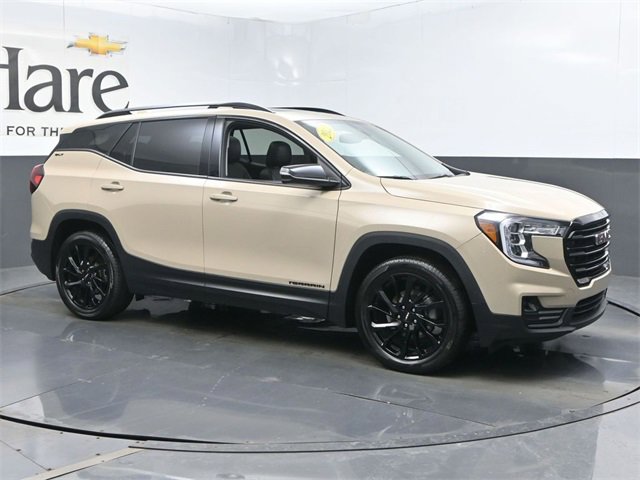 Used 2023 GMC Terrain SLT w/ Elevation Edition image 6