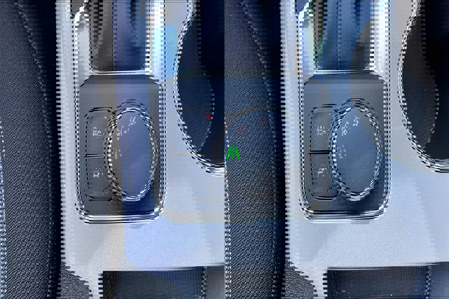 New 2026 Chevrolet Blazer LT w/ Midnight/Sport Edition image 17