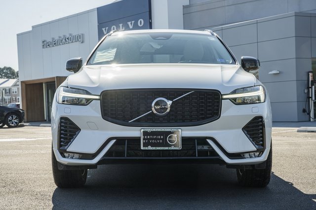 Certified 2024 Volvo XC60 B5 Plus w/ Climate Package image 2