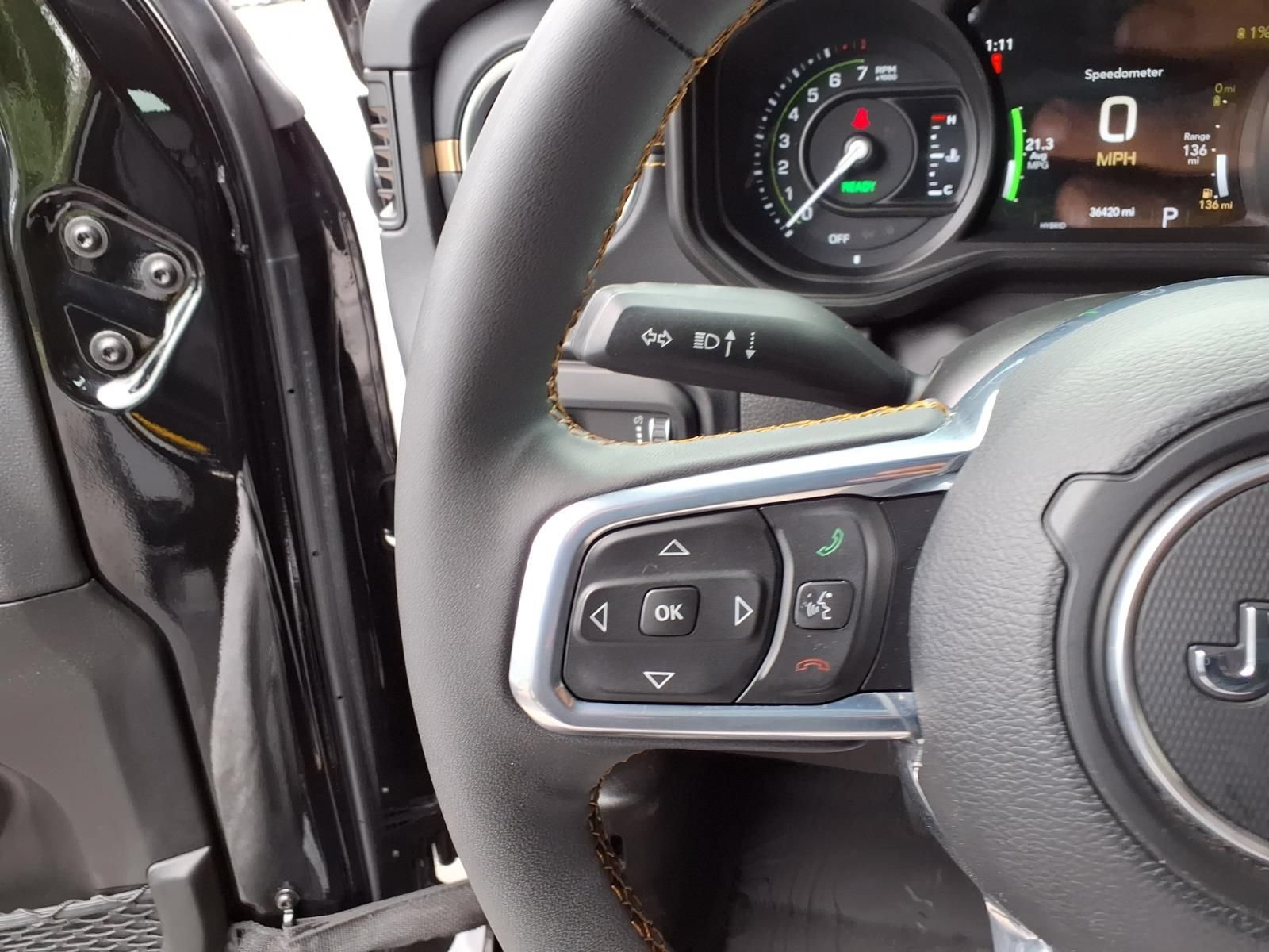 Used 2024 Jeep Wrangler Unlimited Sahara w/ Technology Group AWD/4WD image 14
