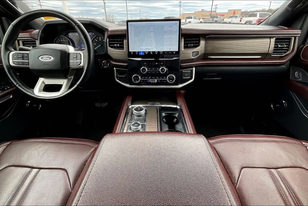 Used 2024 Ford Expedition Limited image 15