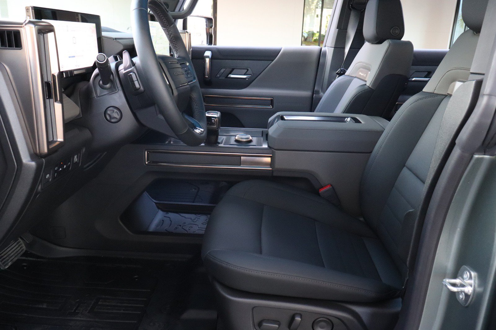 Used 2024 GMC Hummer EV 3X AWD/4WD image 42