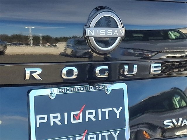 Used 2023 Nissan Rogue SV image 29