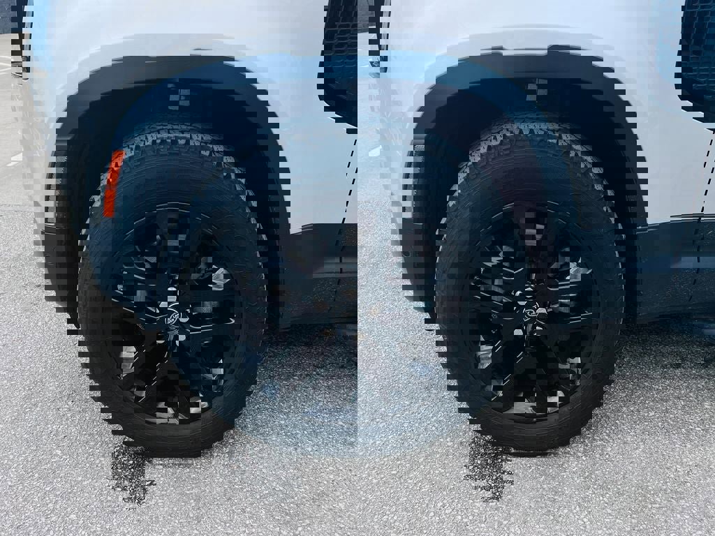 Used 2023 Land Rover Defender 110 S image 28