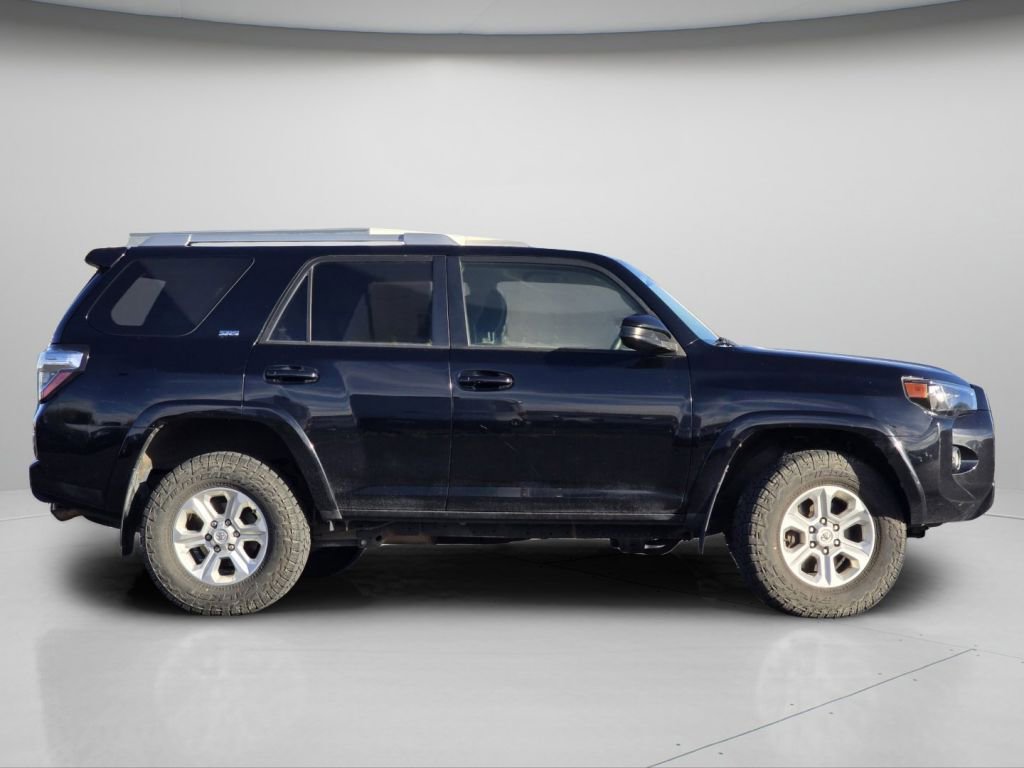 Used 2018 Toyota 4Runner SR5 AWD/4WD image 22