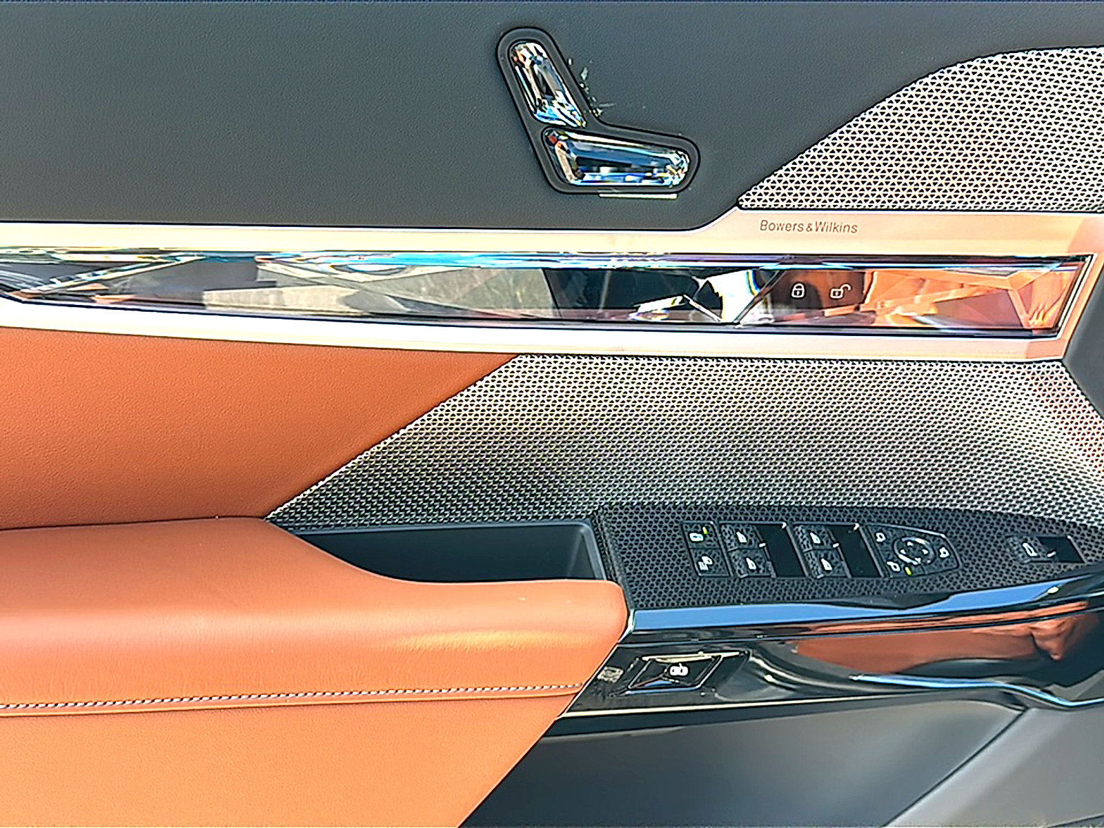 New 2026 BMW 740i w/ Premium Package RWD image 13