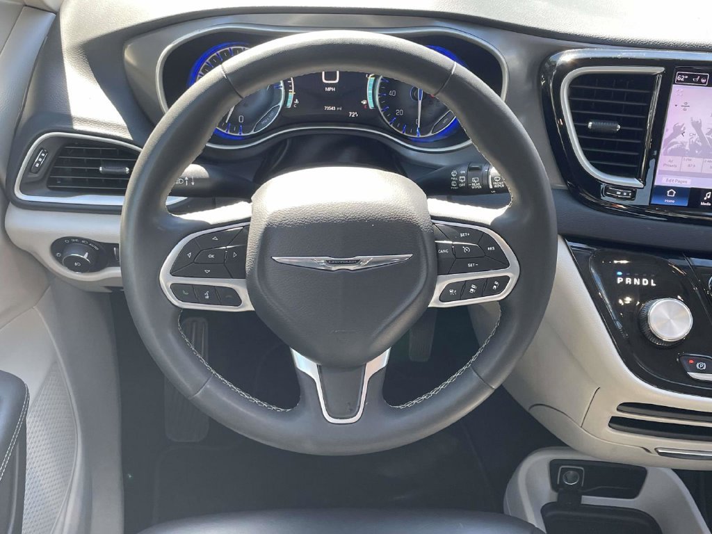 Certified 2023 Chrysler Pacifica Touring-L FWD image 23