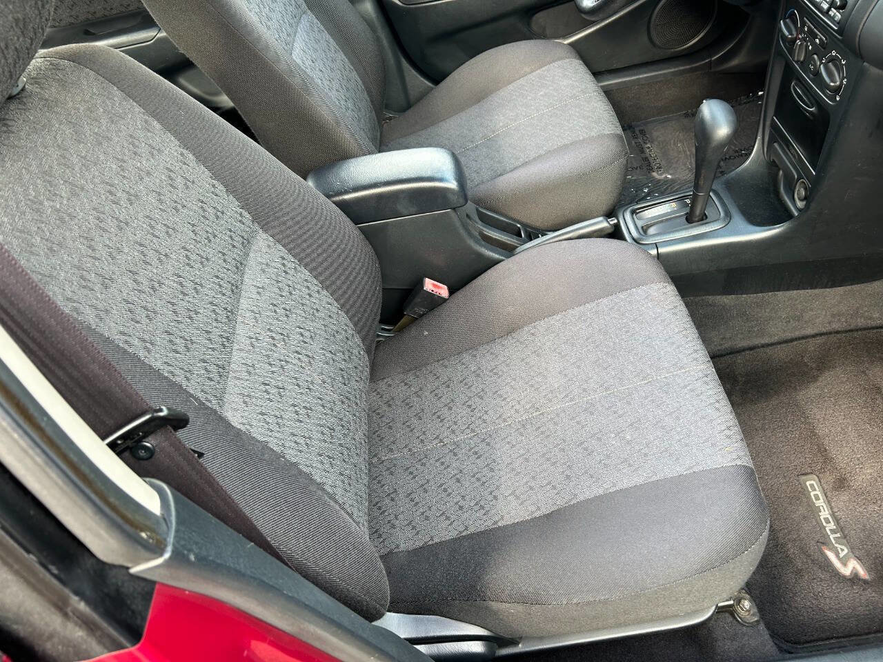 Used 2002 Toyota Corolla S image 31