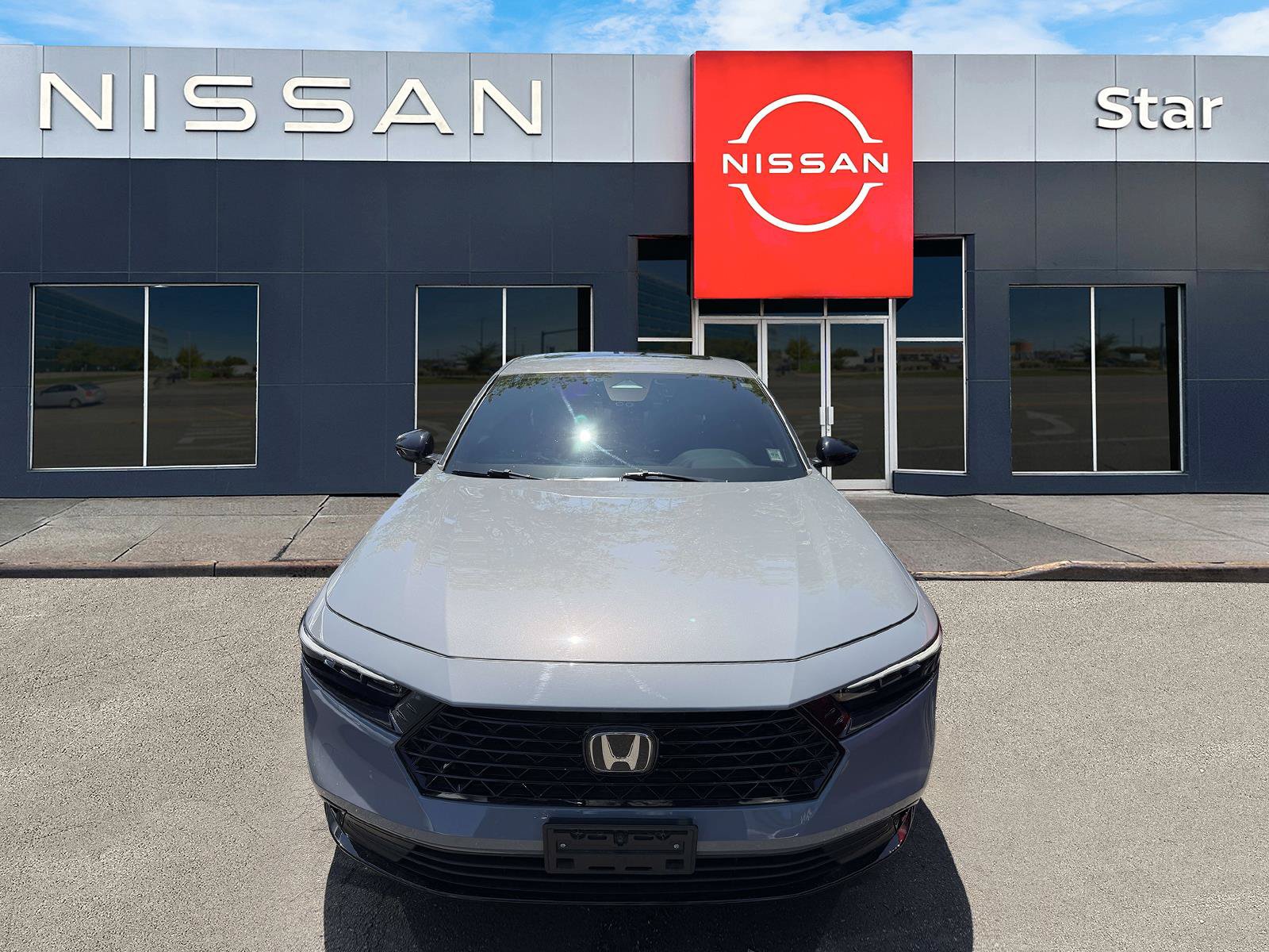 Used 2023 Honda Accord Sport image 2