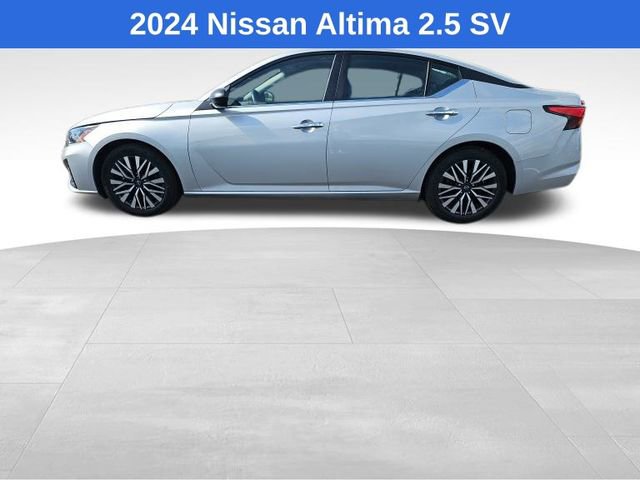 Used 2024 Nissan Altima 2.5 SV image 2