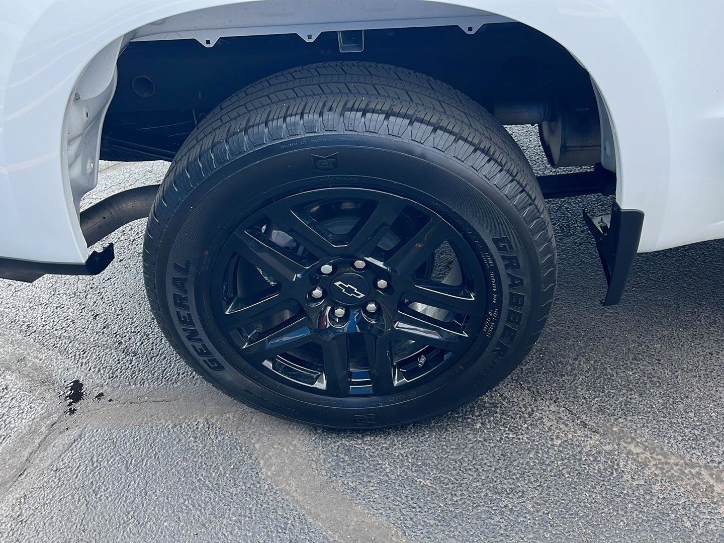 Used 2023 Chevrolet Silverado 1500 Custom w/ LPO, Dark Essentials Package image 31