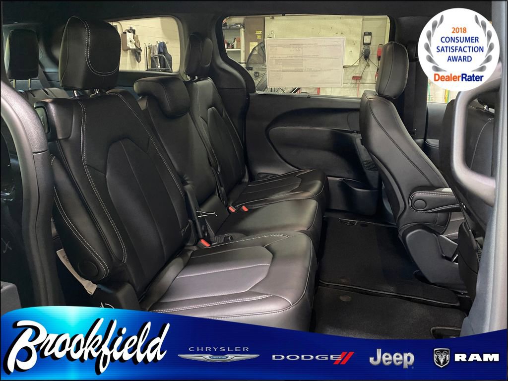 New 2026 Chrysler Pacifica Select image 17